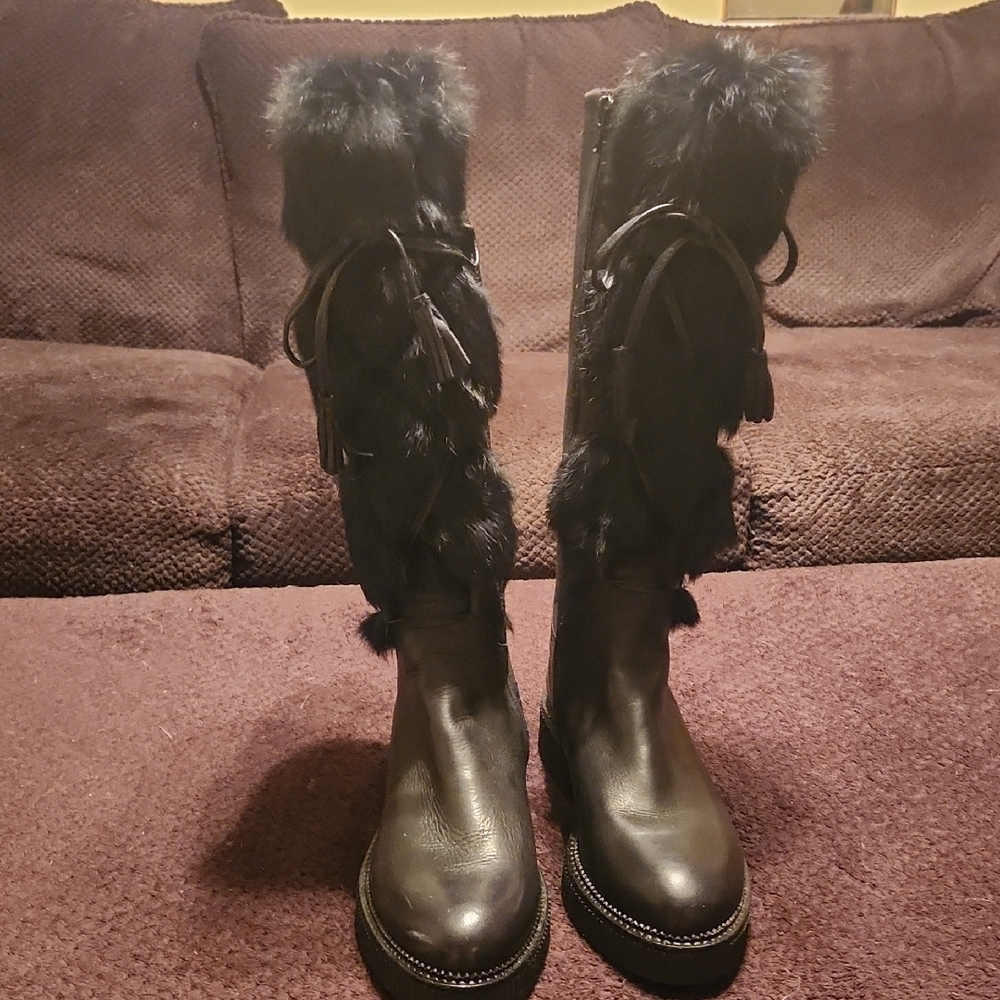 Chic Black Fur-Trimmed Women's Winter Boots